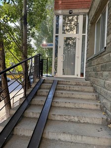 Вход в клинику Вход в клинику